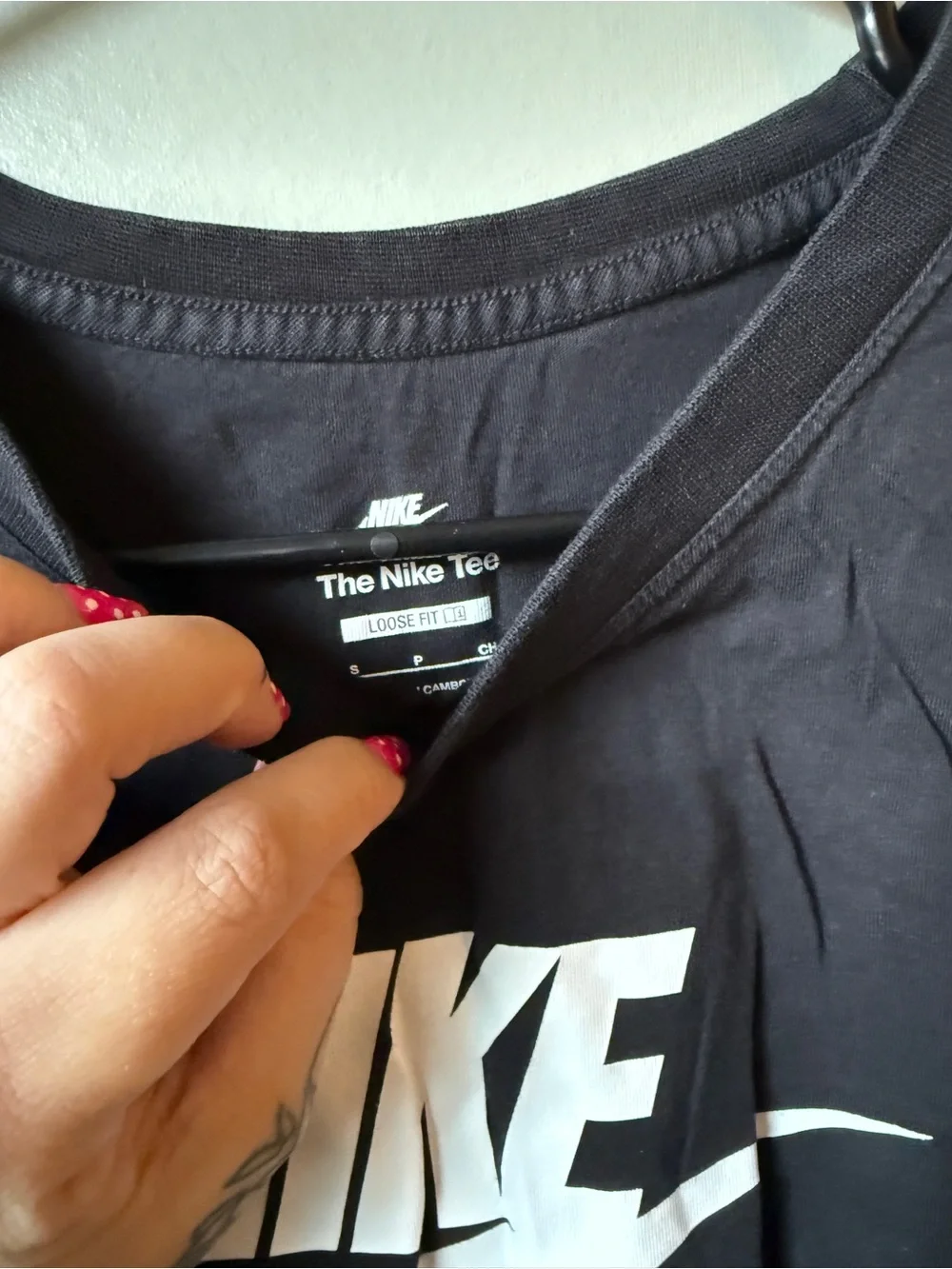 Nike Black Cropped Logo T-Shirt Loose Fit Athletic Streetwear